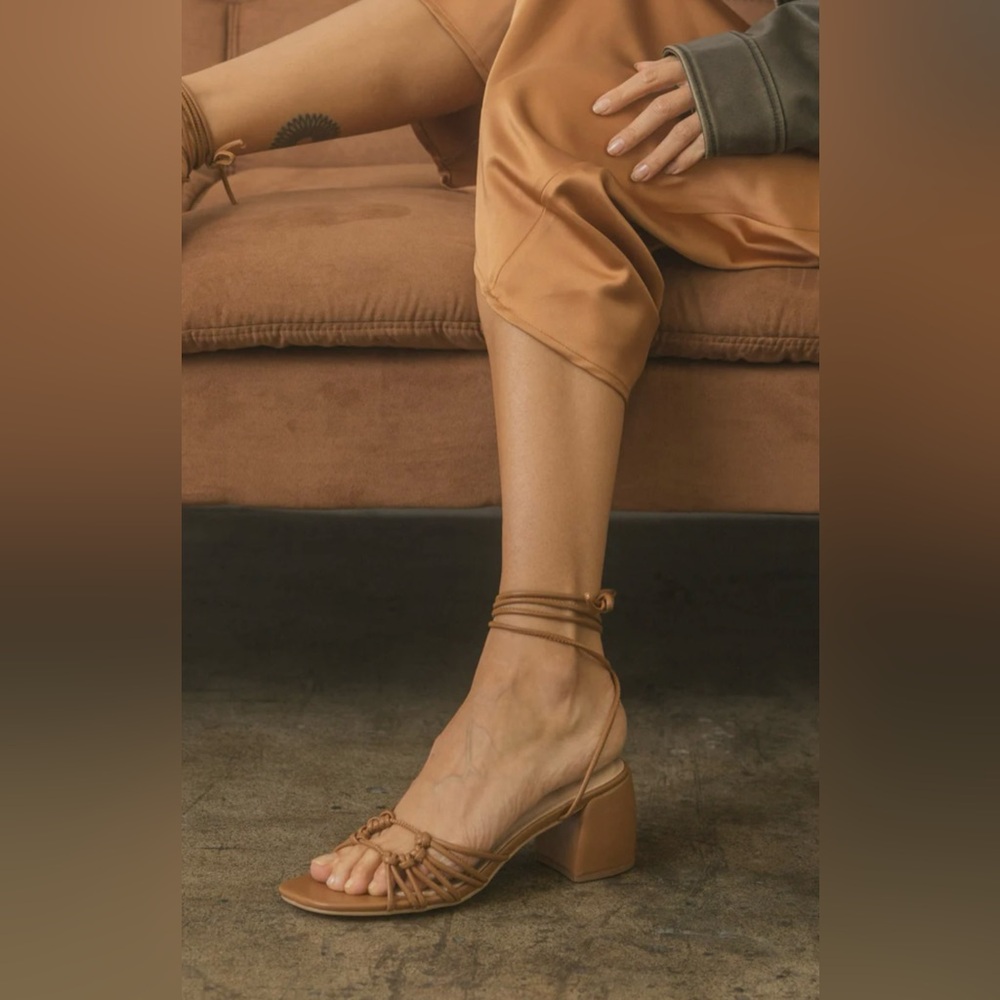 OASIS SOCIETY The CELIA BROWN Sandal